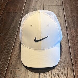 Nike Golf White Mesh Hat